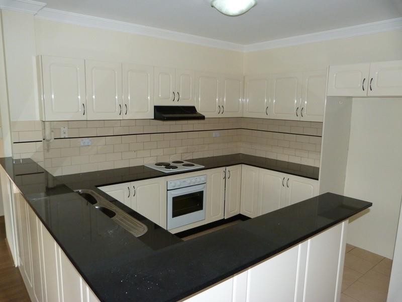 1/26 Shaftesbury St, Carlton NSW 2218