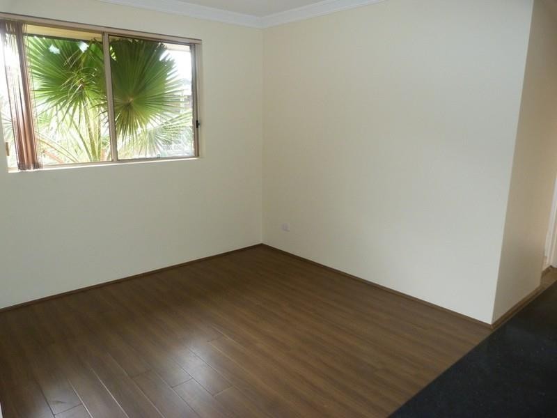 1/26 Shaftesbury St, Carlton NSW 2218