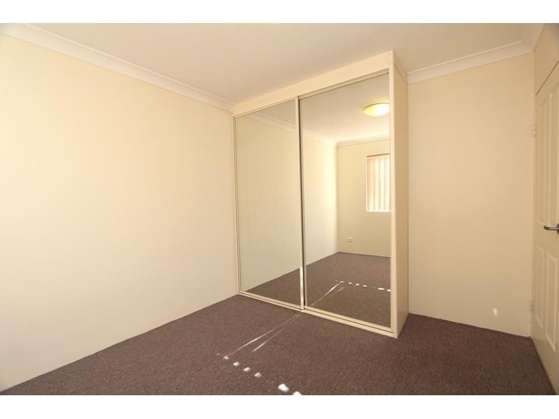 1/26 Shaftesbury St, Carlton NSW 2218