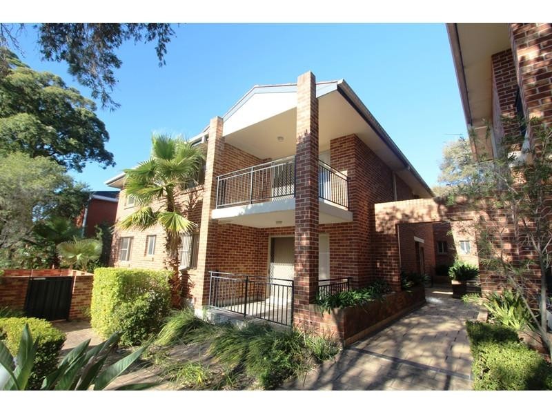 1/26 Shaftesbury St, Carlton NSW 2218