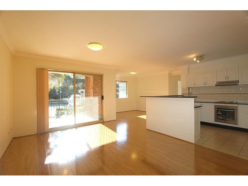 1/26 Shaftesbury St, Carlton NSW 2218