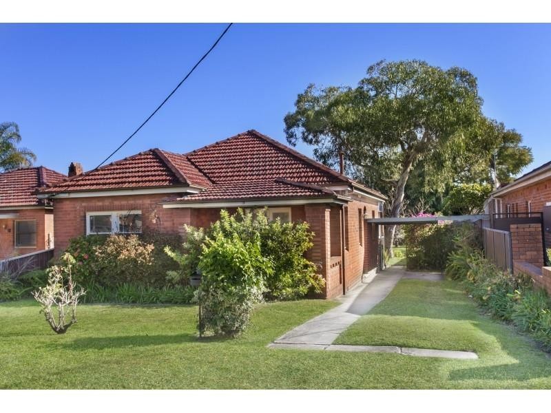 3 Jones Ave, Monterey NSW 2217
