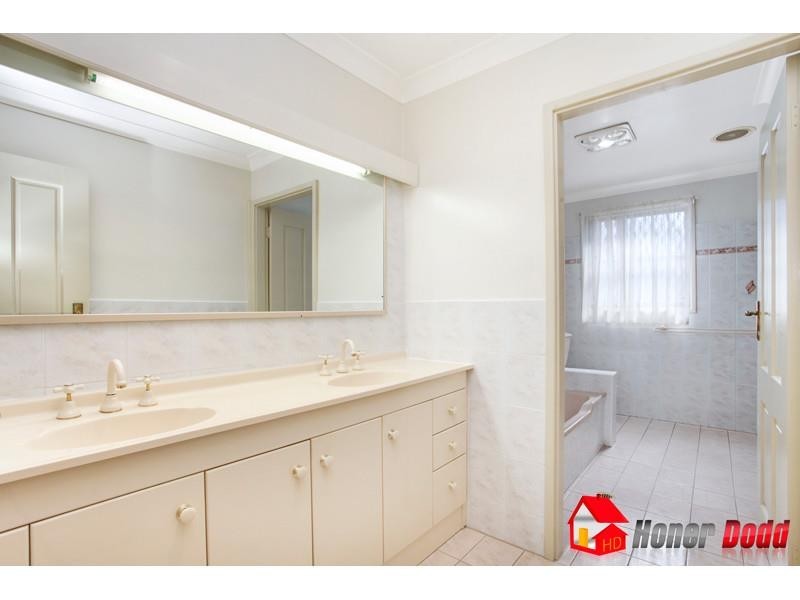7 Duggan Cres, Connells Point NSW 2221
