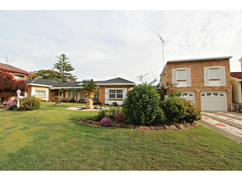 1 Charm Pl, Peakhurst NSW 2210