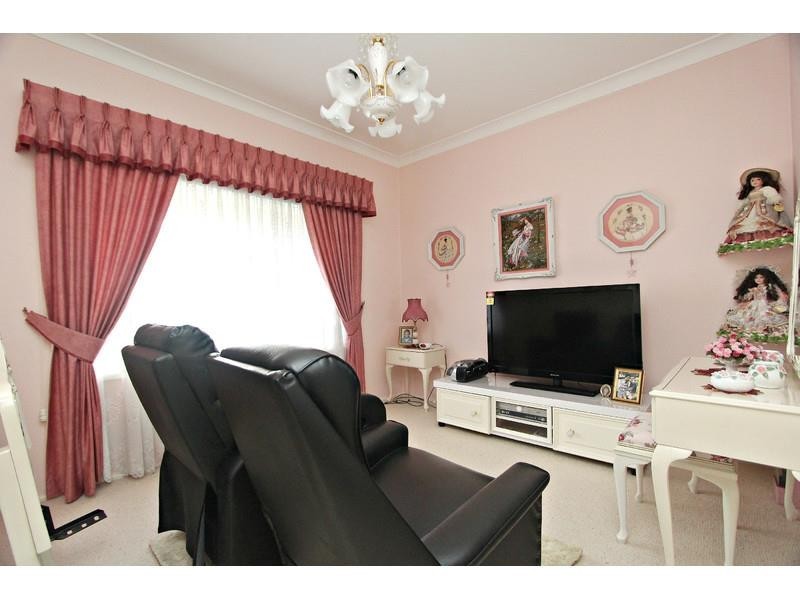 1 Charm Pl, Peakhurst NSW 2210