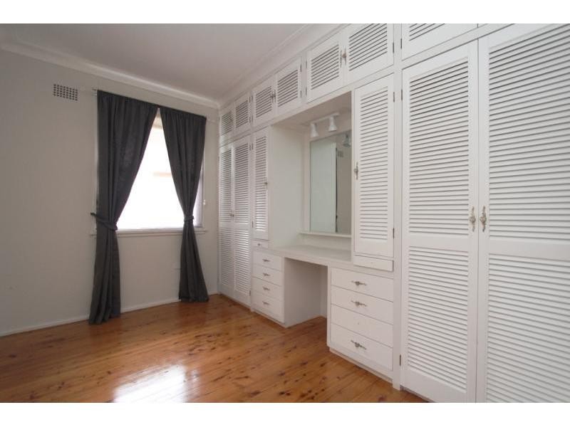 15 Kerrie Cres, Peakhurst NSW 2210