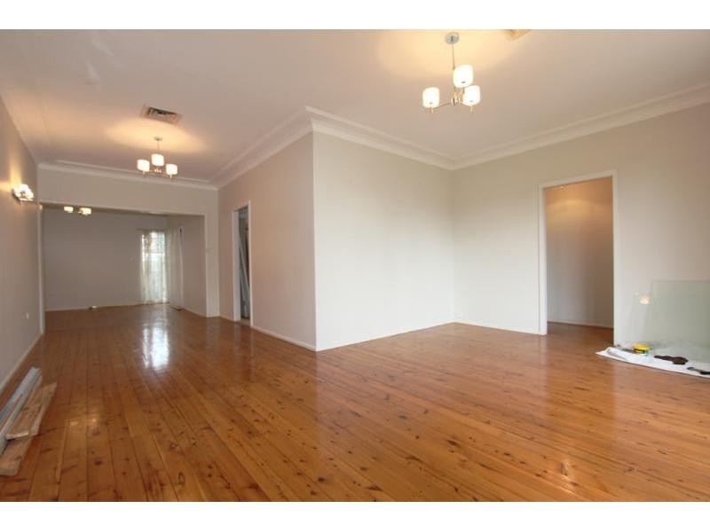 15 Kerrie Cres, Peakhurst NSW 2210