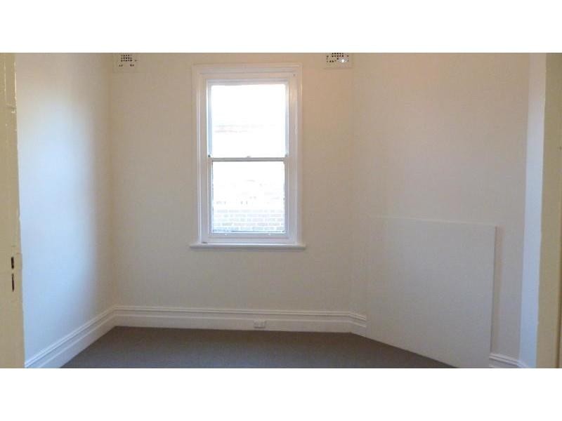 1 Macquarie Pl, Mortdale NSW 2223