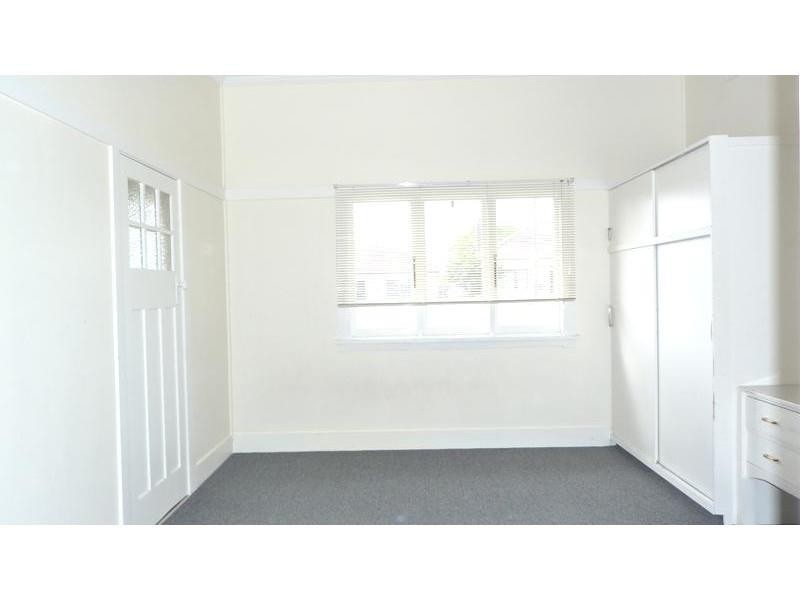 114 Hillcrest Ave, Hurstville Grove NSW 2220