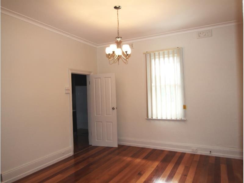 9 Robert St, Marrickville NSW 2204