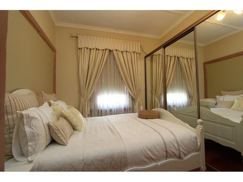 38 Carlton Pde, Carlton NSW 2218