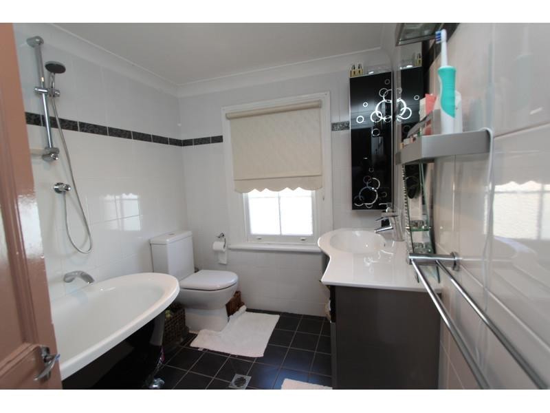 38 Carlton Pde, Carlton NSW 2218