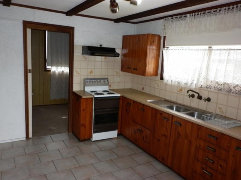 11 Caloola  Ave, Koonawarra NSW 2530