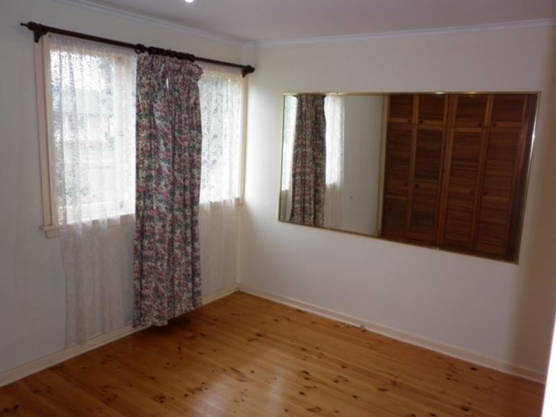 11 Caloola  Ave, Koonawarra NSW 2530