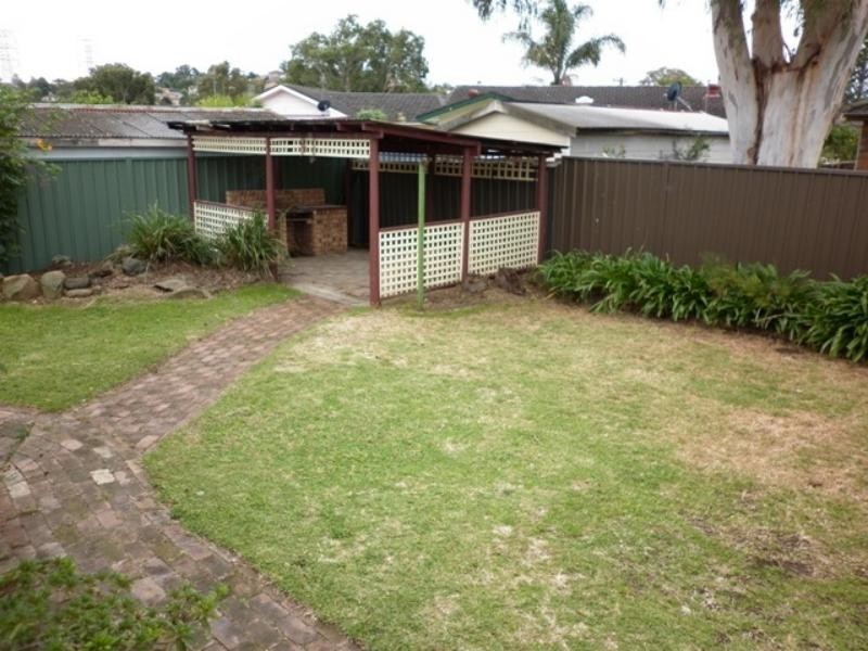 11 Caloola  Ave, Koonawarra NSW 2530