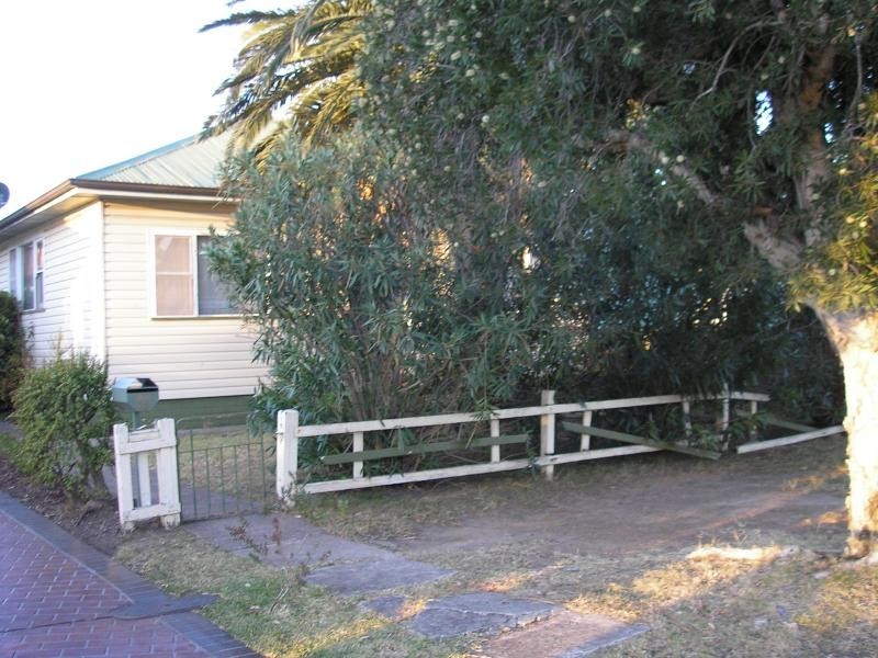 16 Baan Baan  St, Dapto NSW 2530