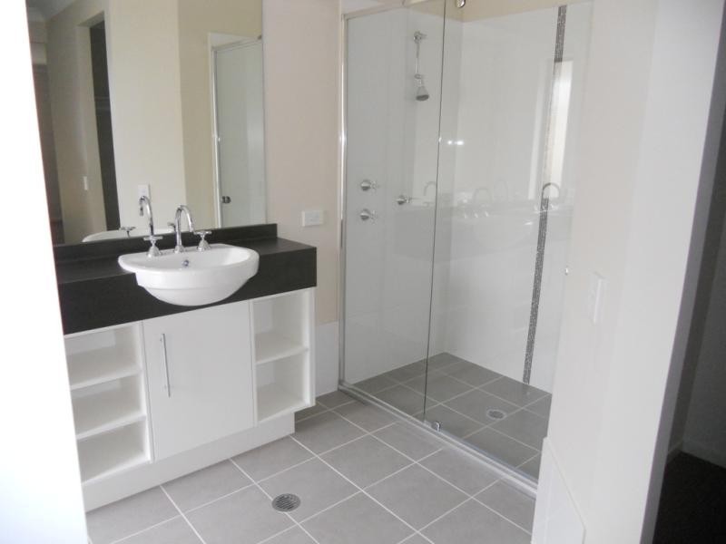 12 Mcleod Pl, Horsley NSW 2530