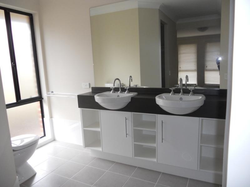 12 Mcleod Pl, Horsley NSW 2530