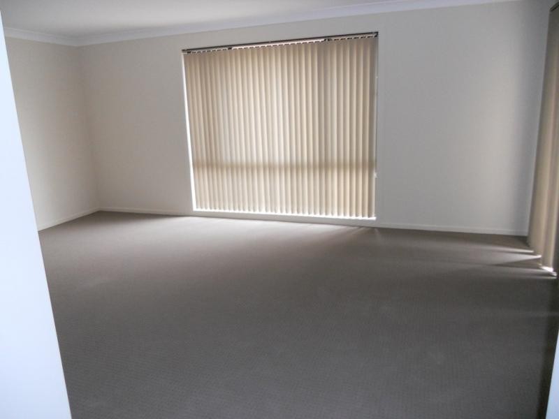 12 Mcleod Pl, Horsley NSW 2530