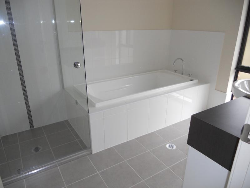 12 Mcleod Pl, Horsley NSW 2530