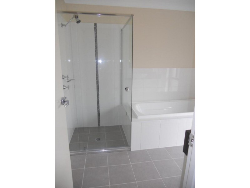 12 Mcleod Pl, Horsley NSW 2530