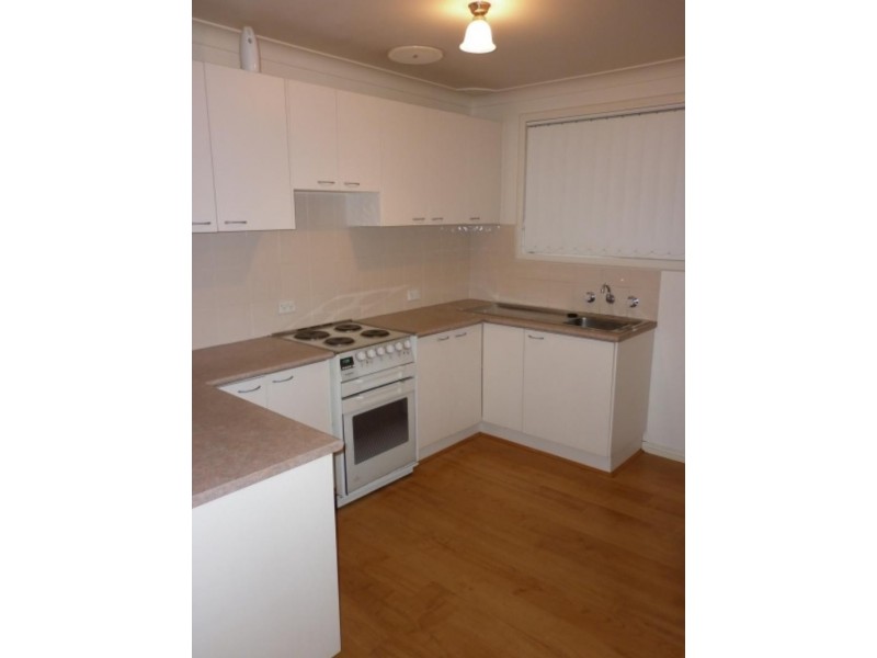 2/21 Kent  Rd, Dapto NSW 2530