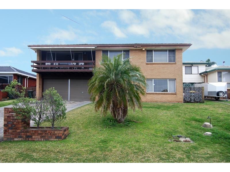 42 Rushton Dr, Kanahooka NSW 2530