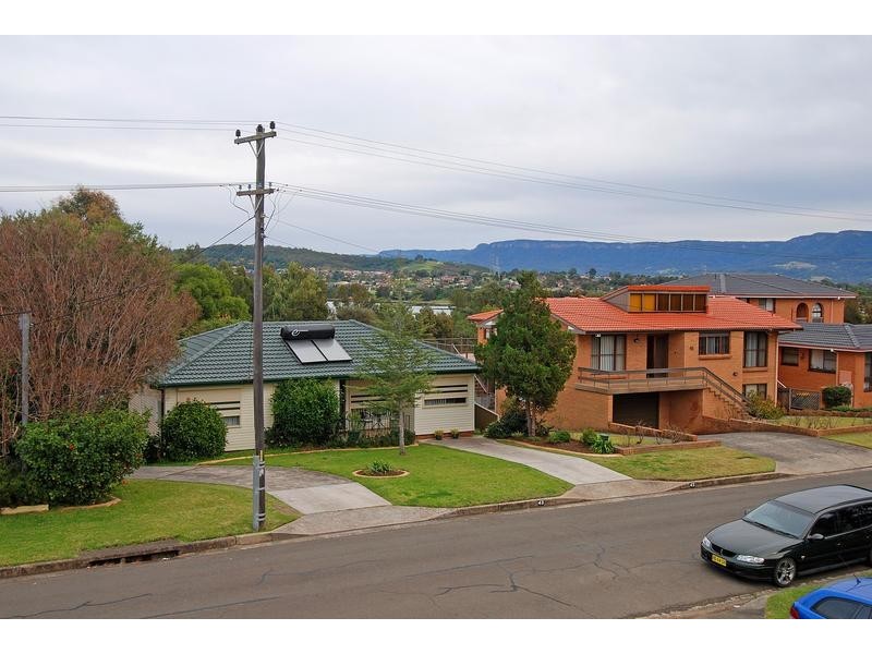 42 Rushton Dr, Kanahooka NSW 2530