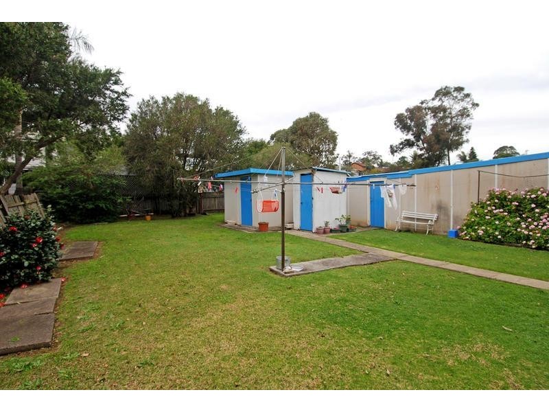 7  Essex  St, Berkeley NSW 2506