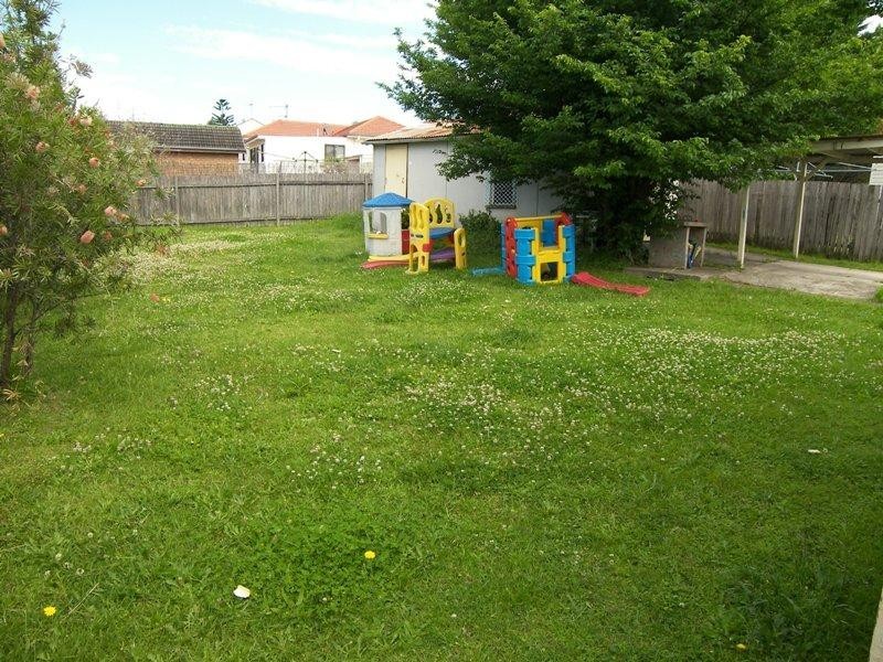 1 Cardiff  St, Berkeley NSW 2506