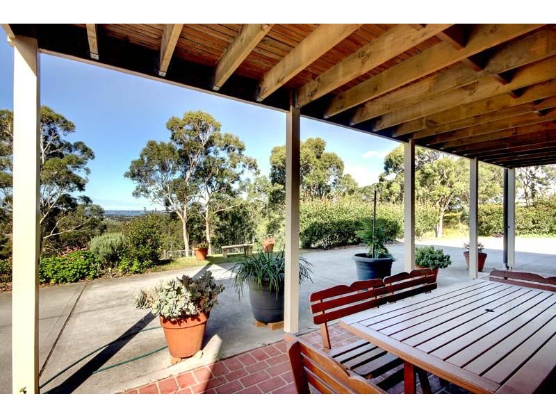 9 Mountain View Tce, Avondale NSW 2530