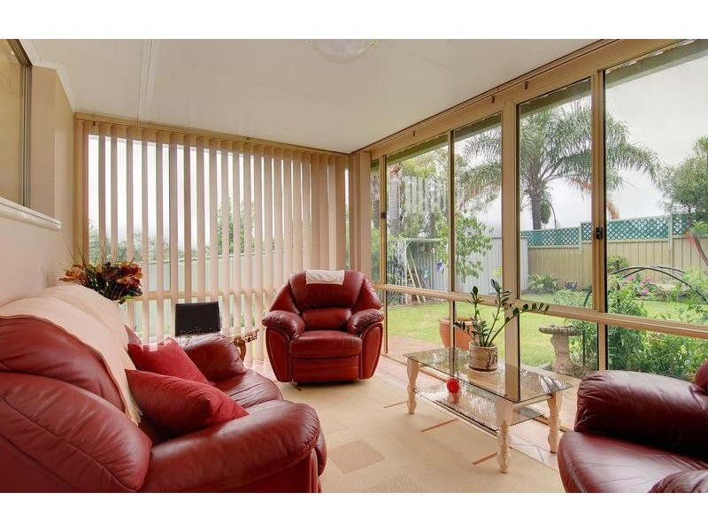 22 Tarana Ave, Kanahooka NSW 2530