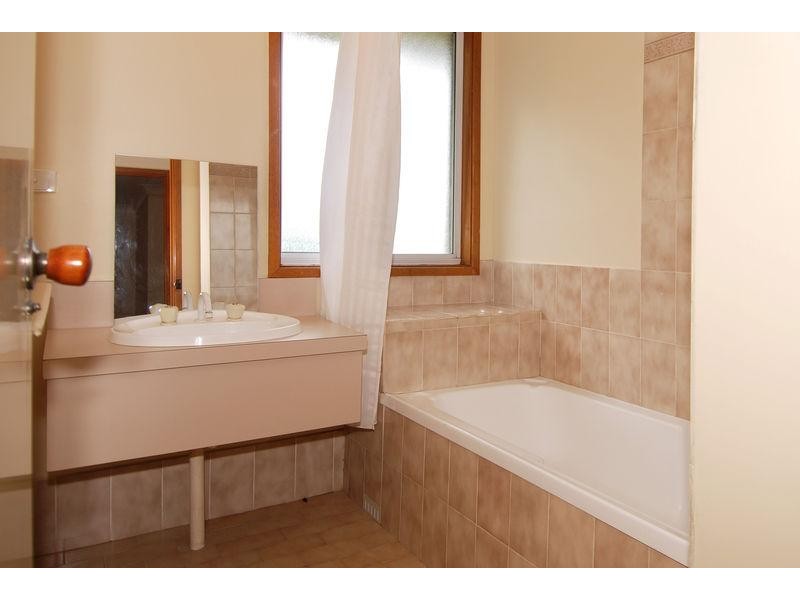 33 Sierra Dr, Horsley NSW 2530