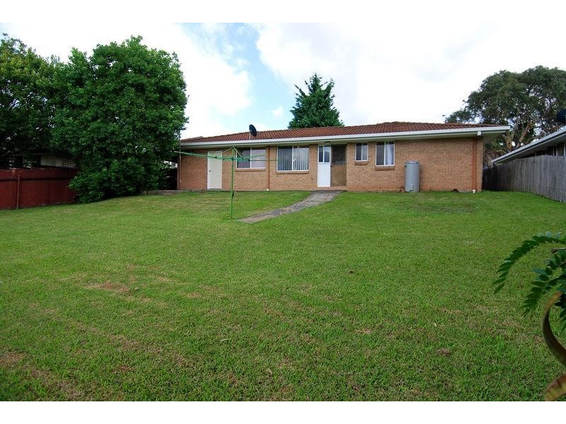 33 Sierra Dr, Horsley NSW 2530