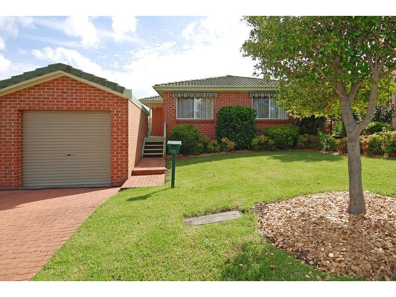 15 Sanderson Rd, Kanahooka NSW 2530