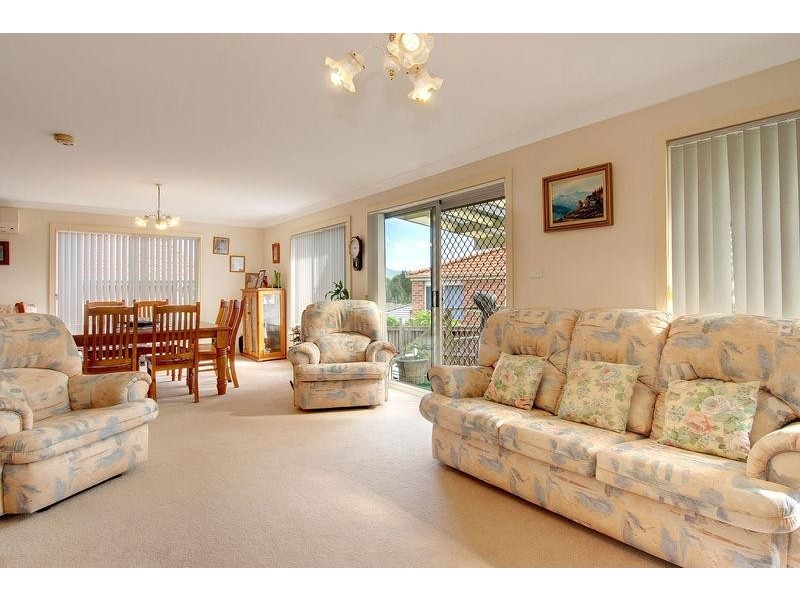 15 Sanderson Rd, Kanahooka NSW 2530