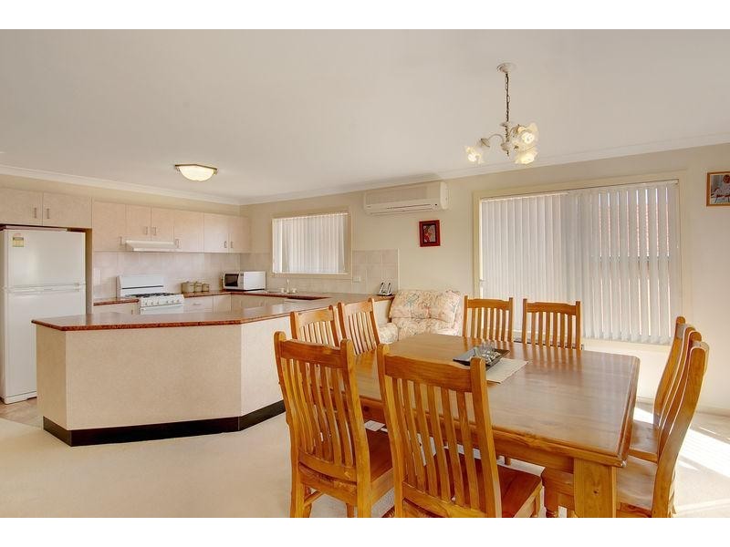 15 Sanderson Rd, Kanahooka NSW 2530