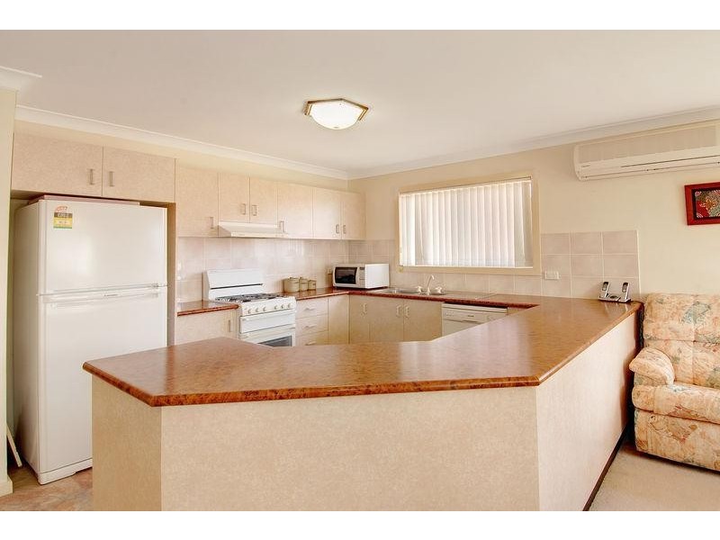 15 Sanderson Rd, Kanahooka NSW 2530