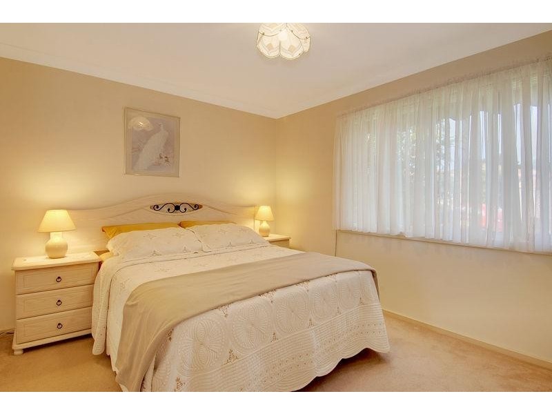 15 Sanderson Rd, Kanahooka NSW 2530