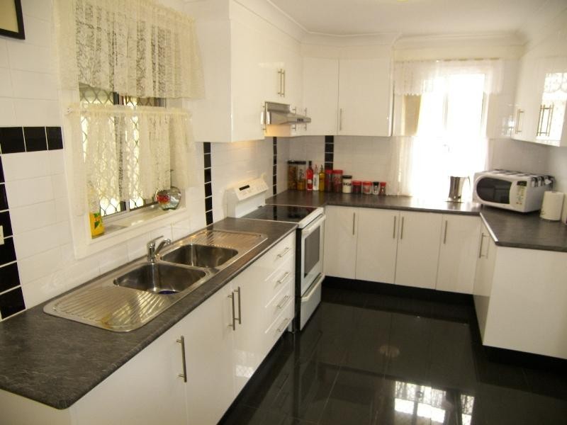 42 Cheshire St, Berkeley NSW 2506