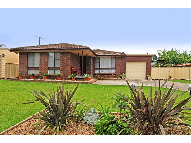 4 Rosewall Pl, Berkeley NSW 2506