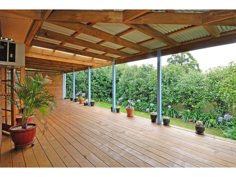 4 Rosewall Pl, Berkeley NSW 2506