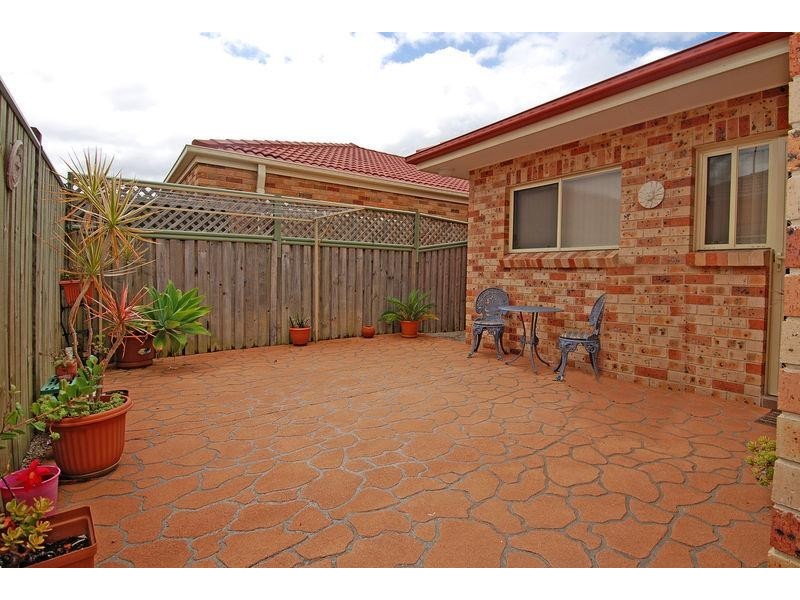 4 Grantham Cl, Kanahooka NSW 2530