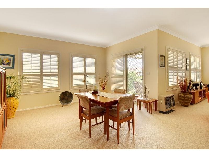 4 Grantham Cl, Kanahooka NSW 2530