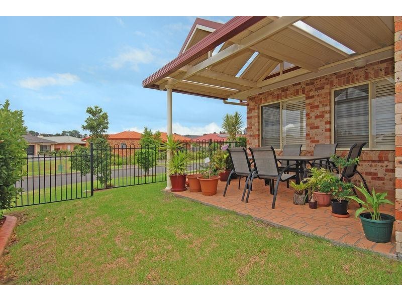 4 Grantham Cl, Kanahooka NSW 2530