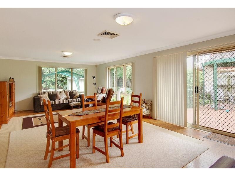 6 Robins Creek Dr, Horsley NSW 2530