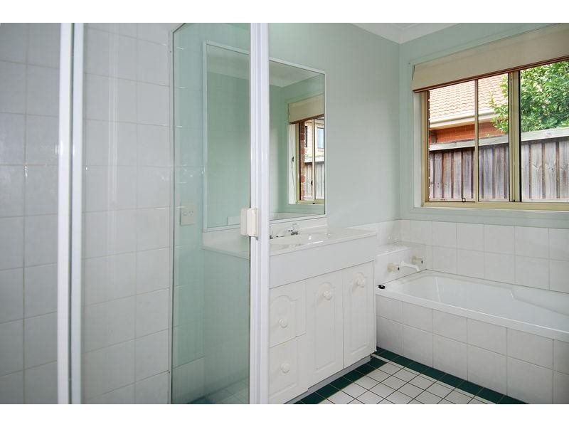 6 Robins Creek Dr, Horsley NSW 2530