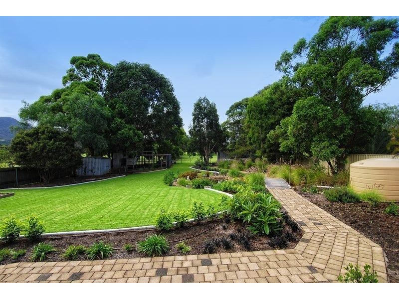 25 Windsor Cres, Brownsville NSW 2530