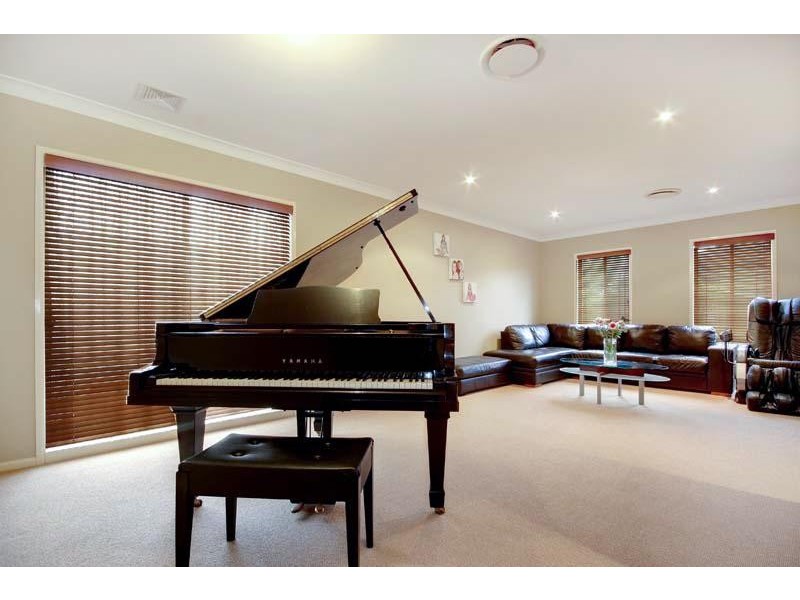 22 Creek Run, Cordeaux Heights NSW 2526