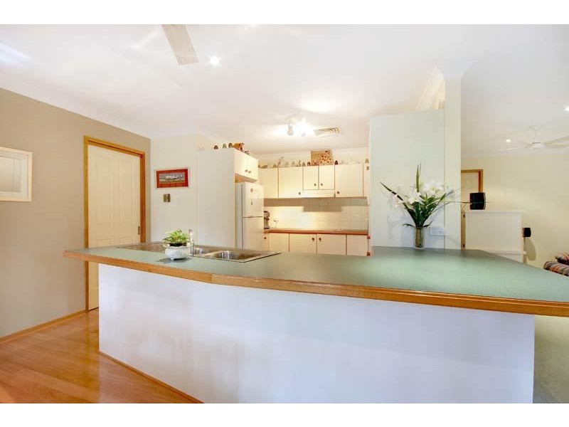 24 Highview Dr, Farmborough Heights NSW 2526